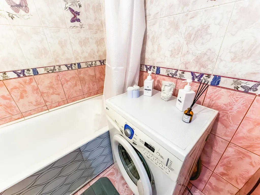 Квартира Просторная квартира с современным дизайном и мягкой мебелью — Лобня