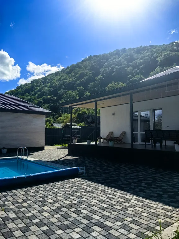 Коттедж уютный дом с подогреваемым бассейном