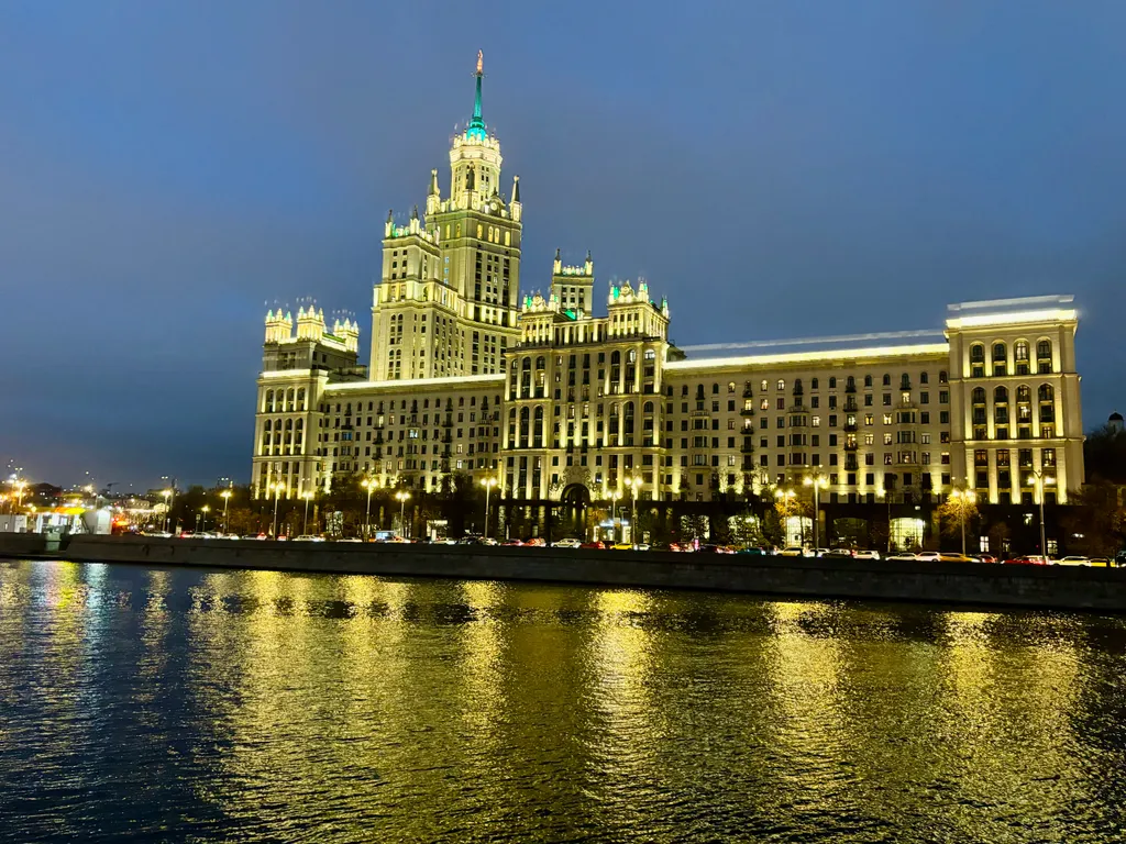 Квартира Уютная квартира в центре с видом на набережную — Москва