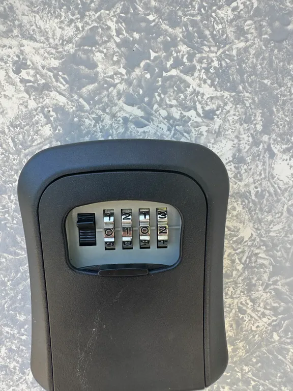 Уютная комната с отдельным входом в центре города, бюджетный вариант