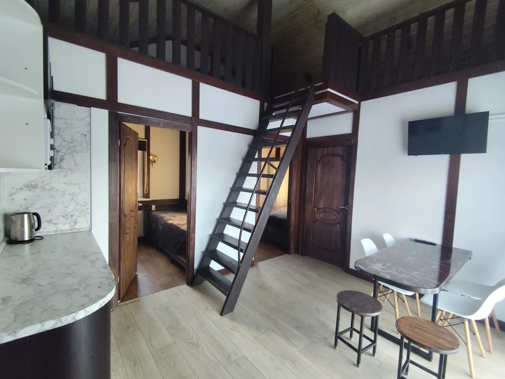 Дом на берегу озера