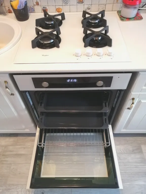 Каждому гостю подарок