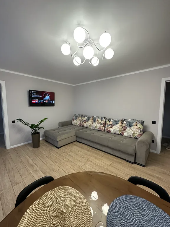 Квартира  с двумя раздельными комнатами, у подножья горы.