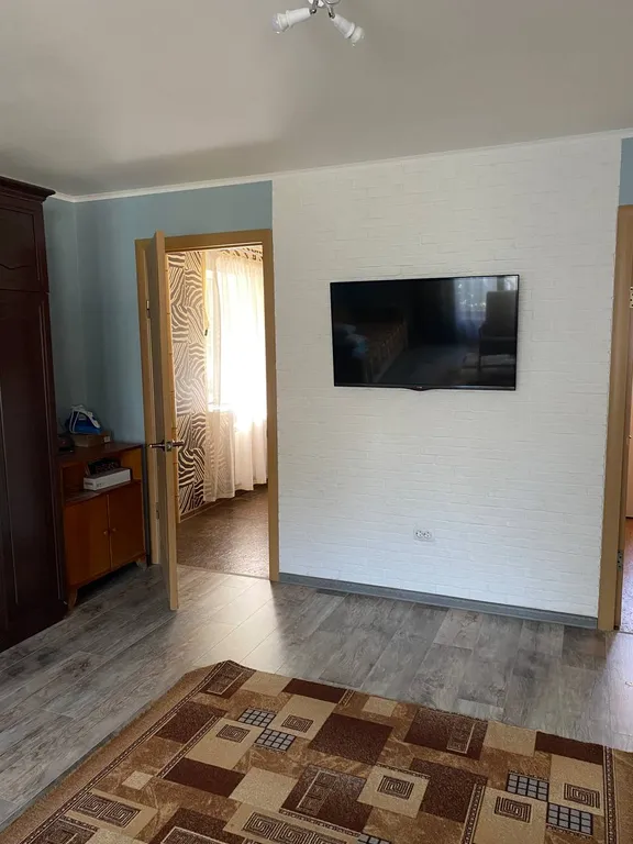 Уютный дом с прудом