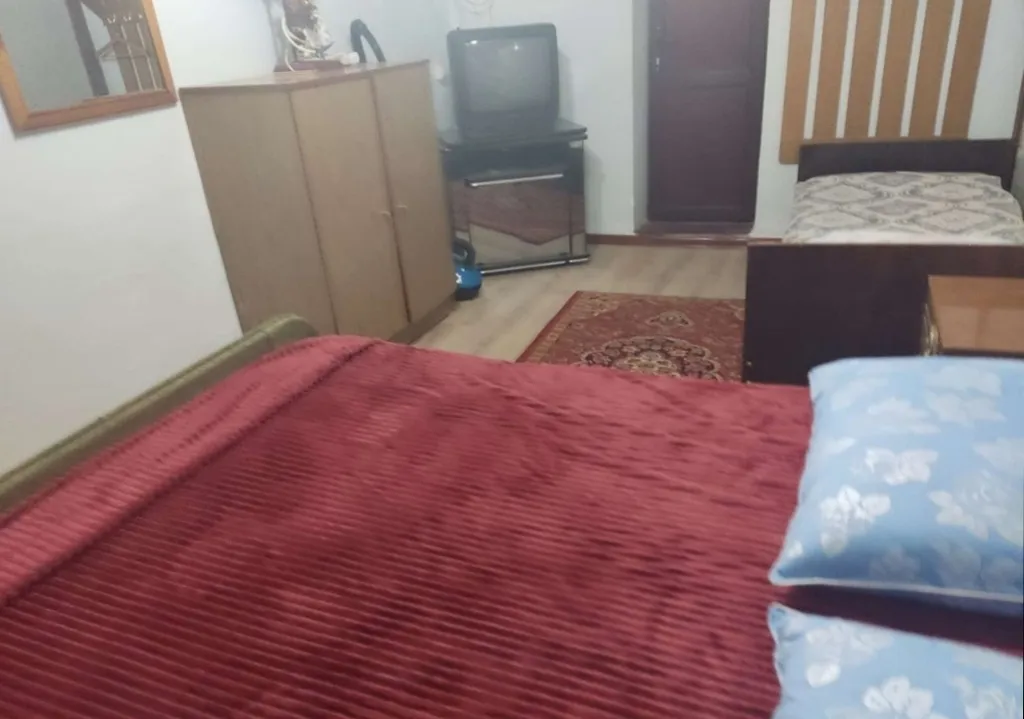 Двухэтажная дача с бассейном