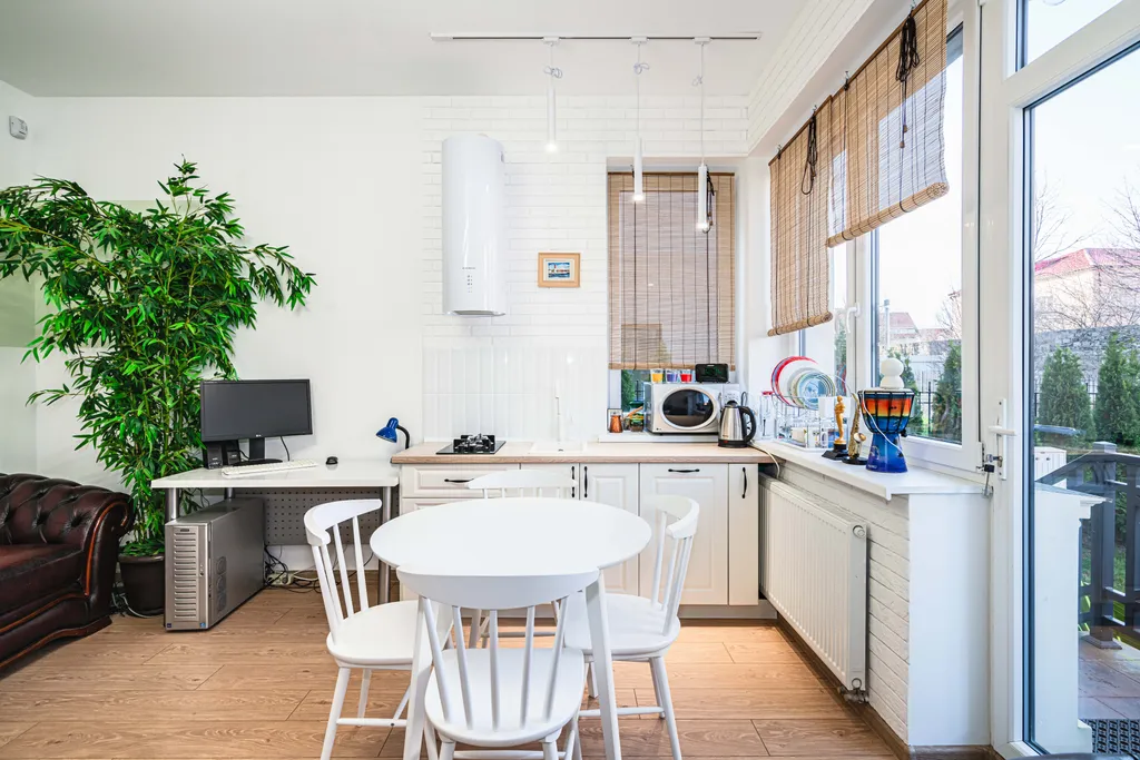 Апартаменты в стиле бамбук на берегу моря и променада