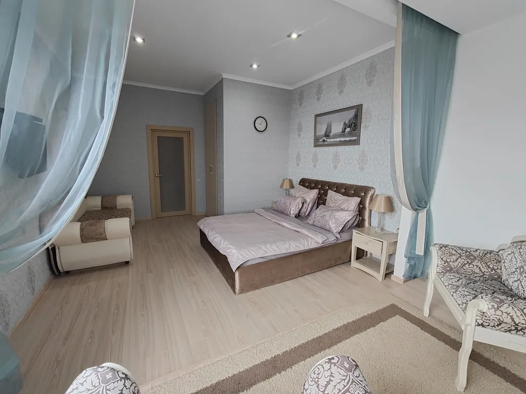 Евродвушка с большое кухней студией с видом на море