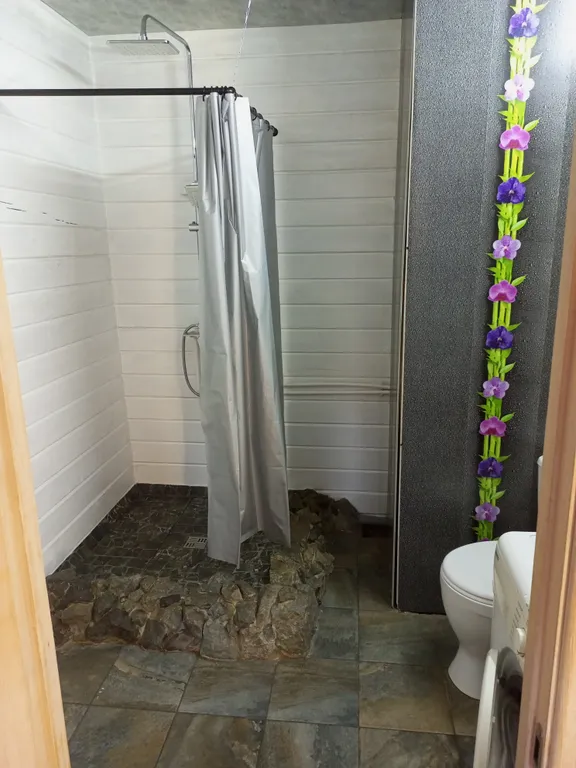 Коттедж Кедровый дом в лесу с панорамным окном и красивым видом на горы — Шерегеш