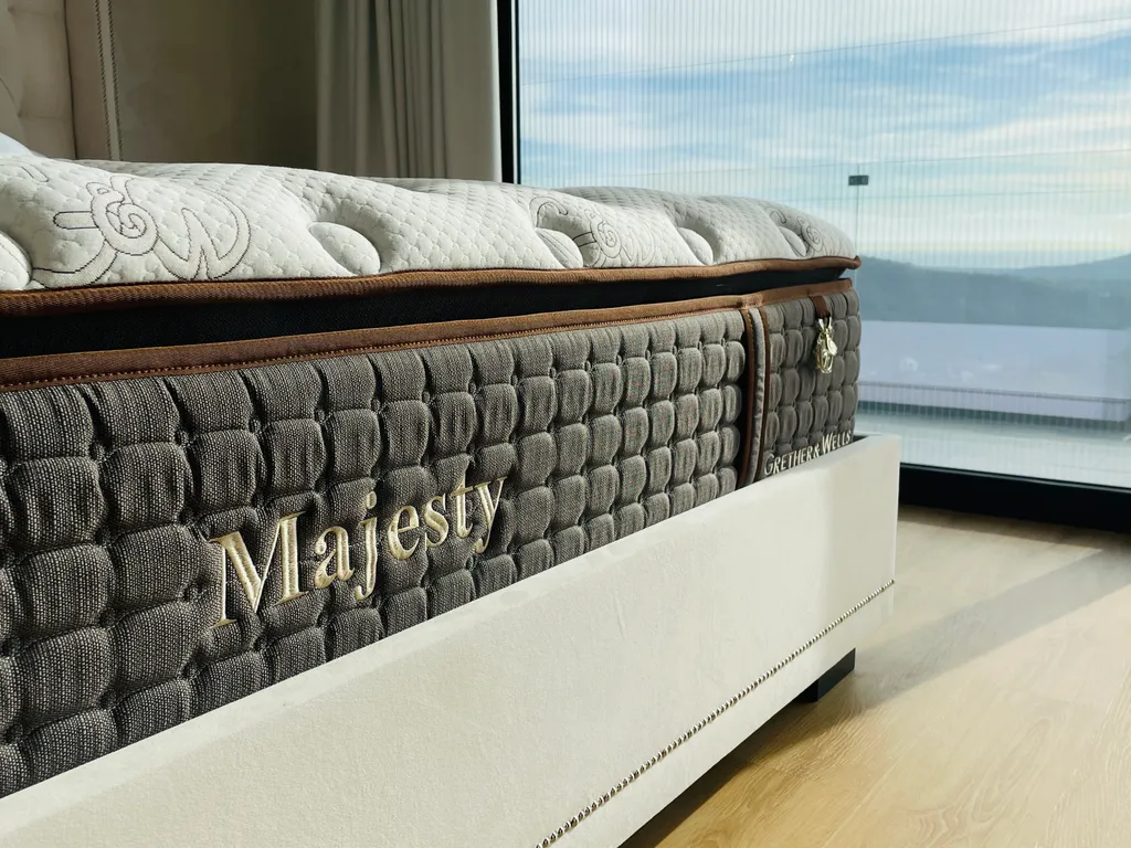 Вилла с бассейном и баней