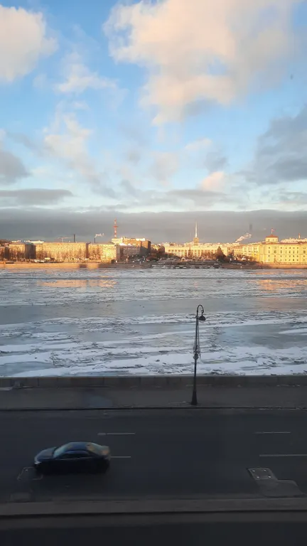 Квартира Квартира у Литейного моста с видом на Неву — Санкт-Петербург