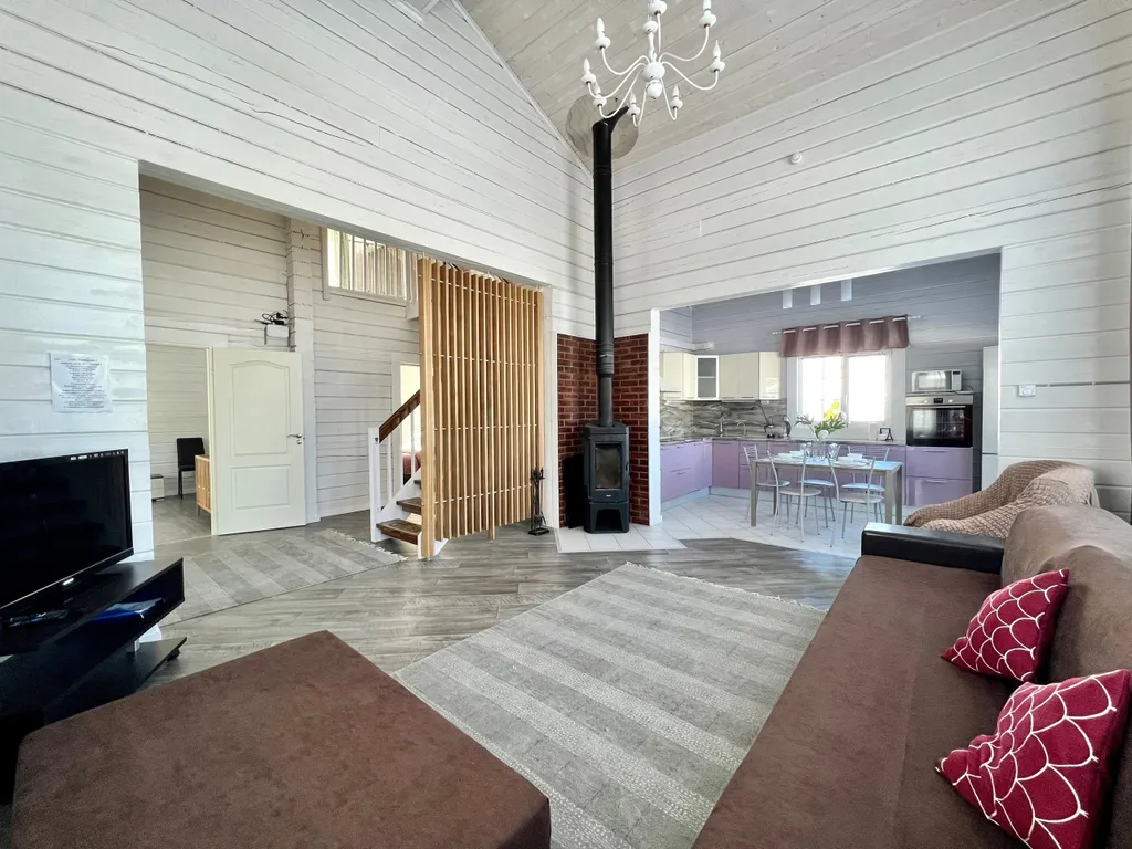 Дом N3 с сауной и камином  на берегу озера Лунное