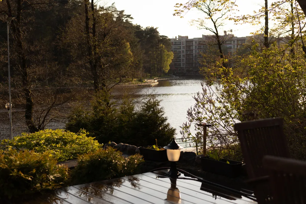 Особняк на берегу Тихого озера