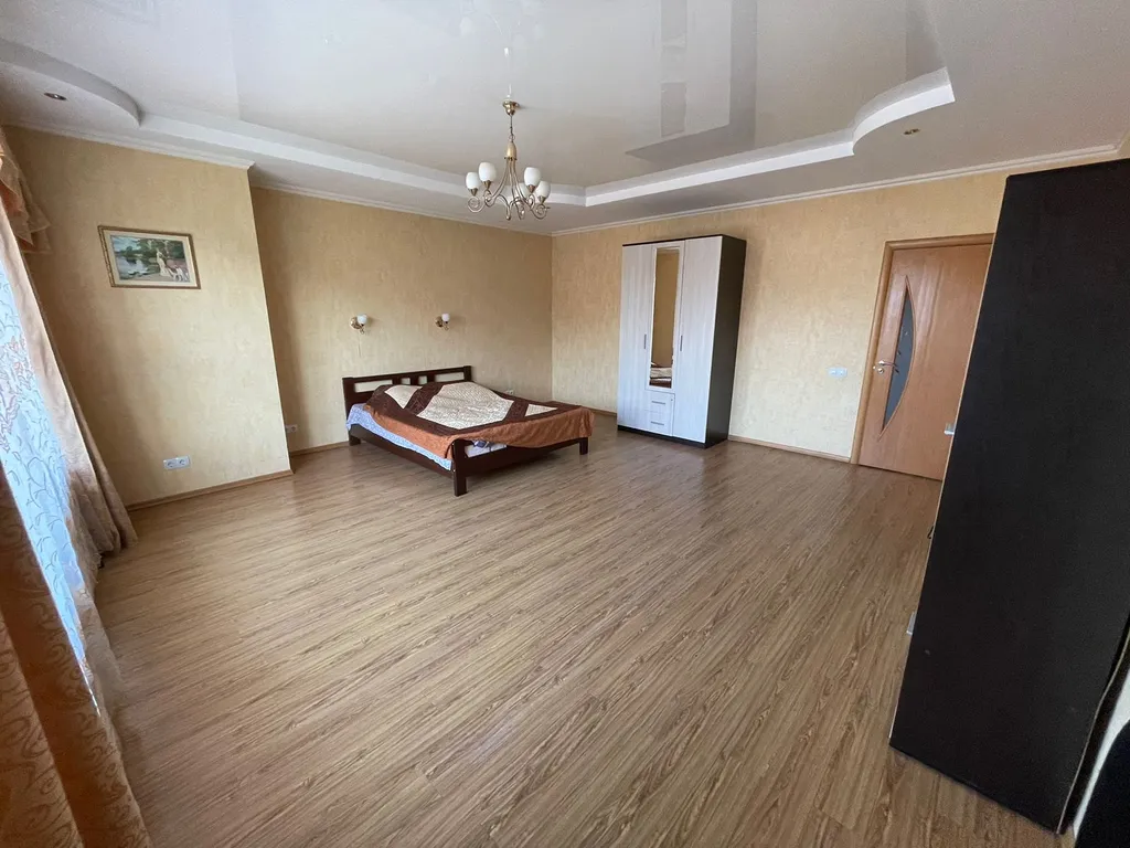 Просторный загородный дом