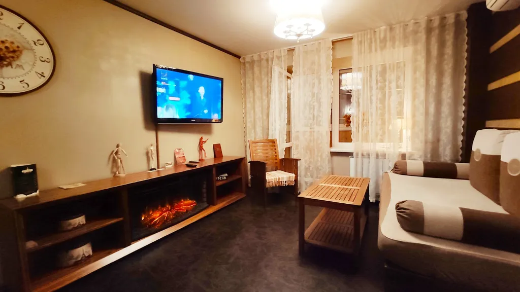 Квартира Коко Шанель с жёлтой ванной на львиных ножках