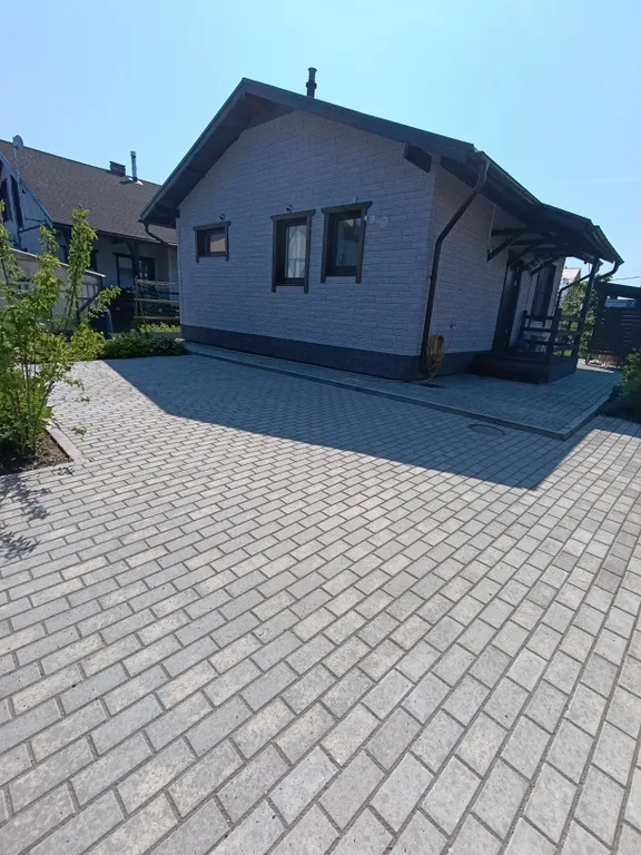 Коттедж с видом на сад