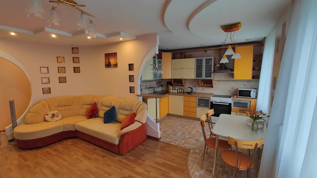 Уютная, просторная квартира с видом на бухту золотой рог