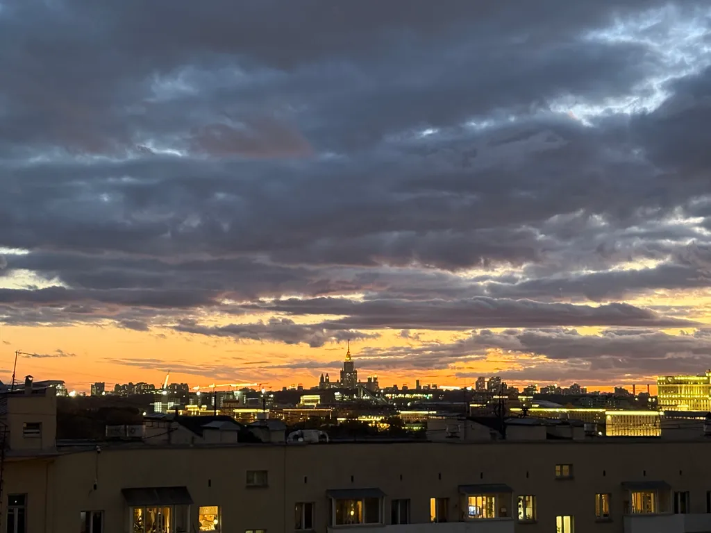 Квартира Квартира в центре с балконом, спальней и паркингом — Москва