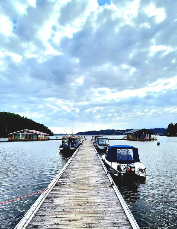 Раухала Стеклянный Коттедж на воде