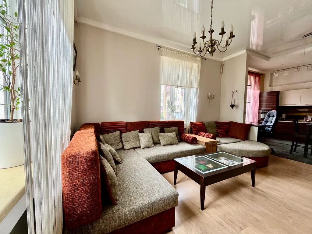 Двухкомнатная квартира в центре с закрытой парковкой