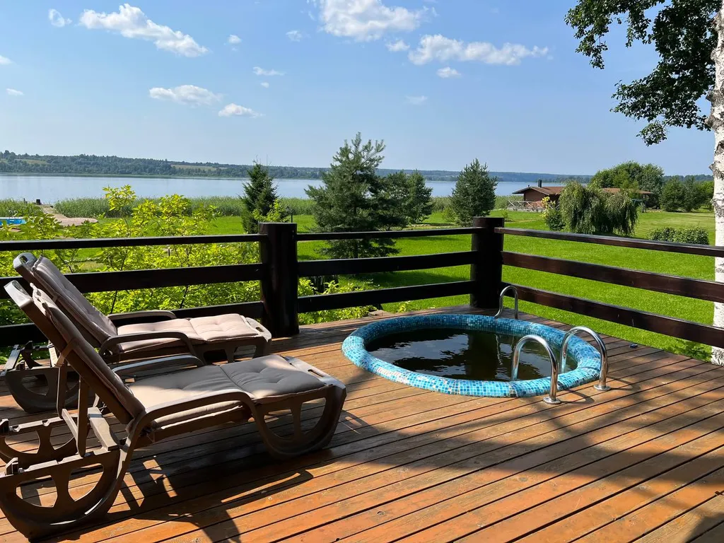 Коттедж на берегу Суходольского озера