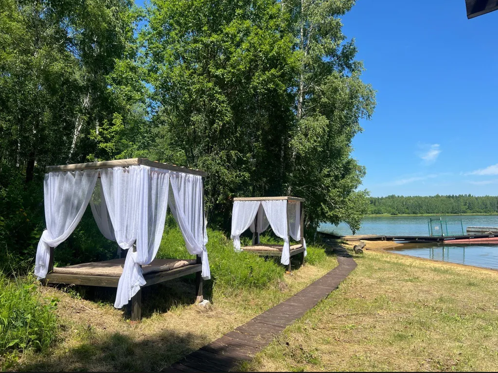 Вилла на берегу Ангары