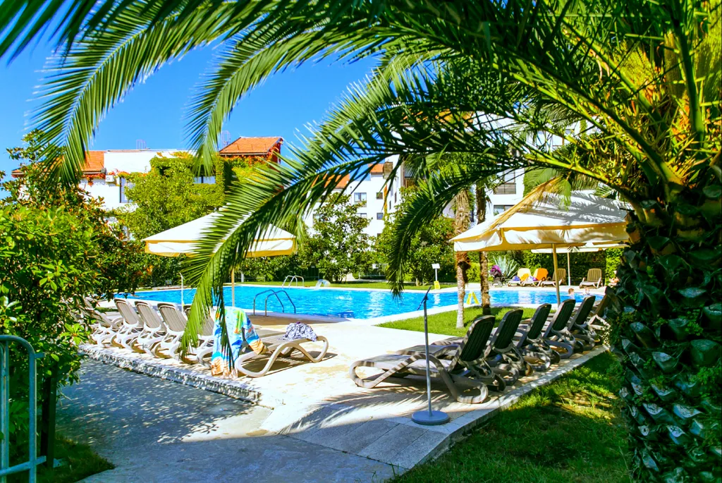 Зелёный уголок у моря