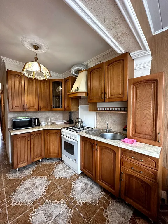 Квартира находится в центре посёлка Дубки