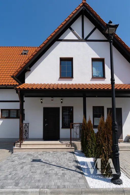 Коттедж Таунхаус с дизайнерским ремонтом на участке — аренда посуточно в Заостровье