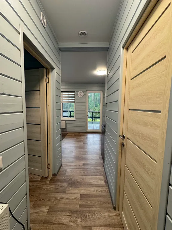 Домик на берегу реки