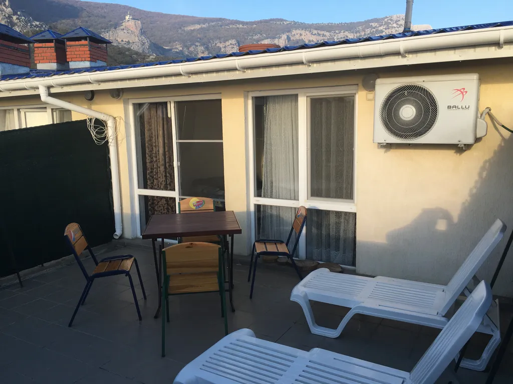 НОВАЯ КВАРТИРА С МАНСАРДОЙ ПАНОРМНЫЕ ВИДЫ НА МОРЕ,ГОРЫ,ФОРОССКИЙ ХРАМ!