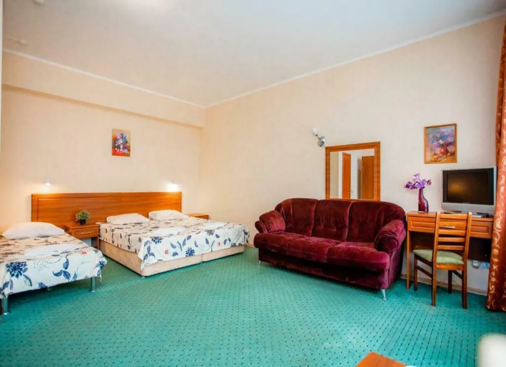 Просторный номер на первой линии у моря