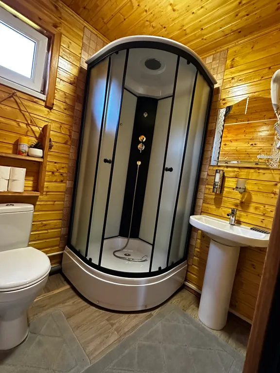 Уютный двухэтажный коттедж