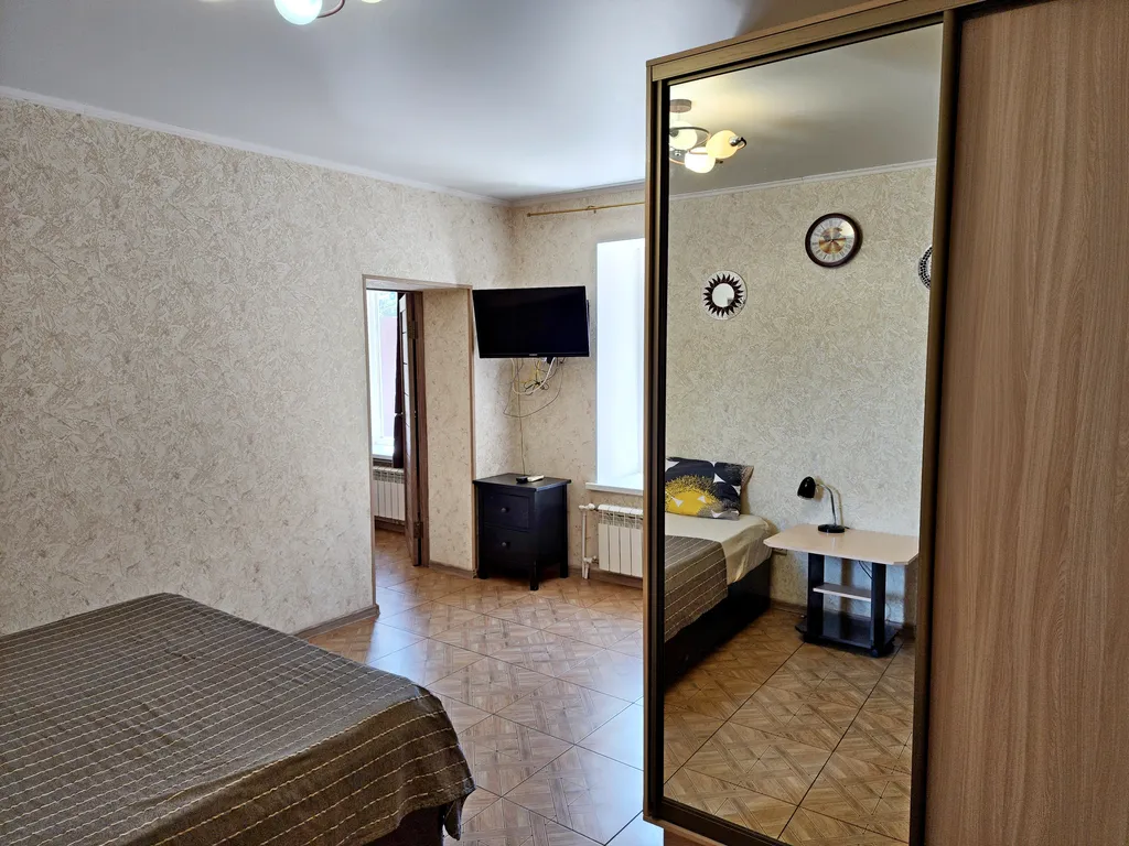 Бюджетный дом для вашего комфортного отдыха со двором