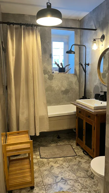 Евротрешка с нестандартной планировкой в центре города