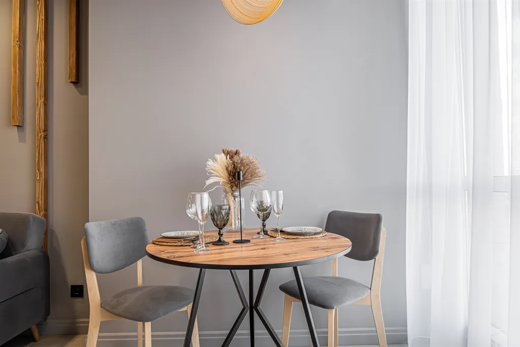 Дизайнерская квартира около сквера в бизнес -высотке