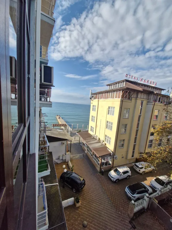 Квартира 2х комнатная квартира на первой линии — Адлер