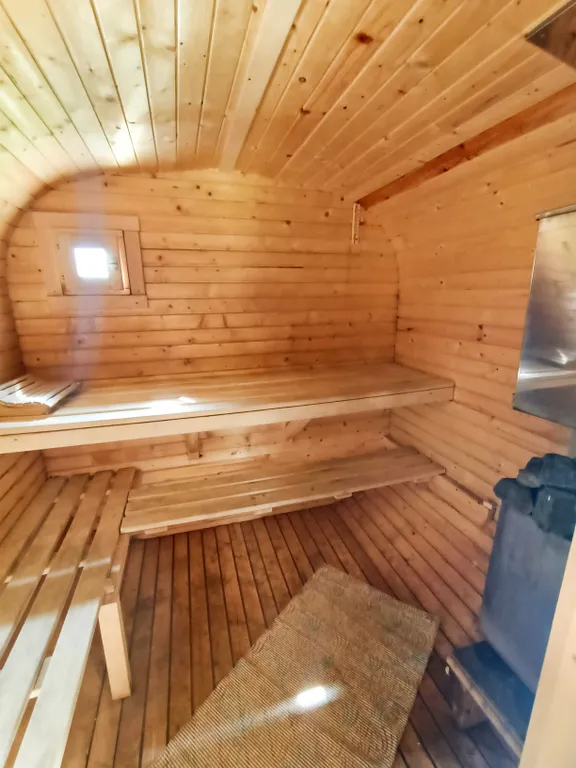 Остров Аннушки - уютные домики у реки