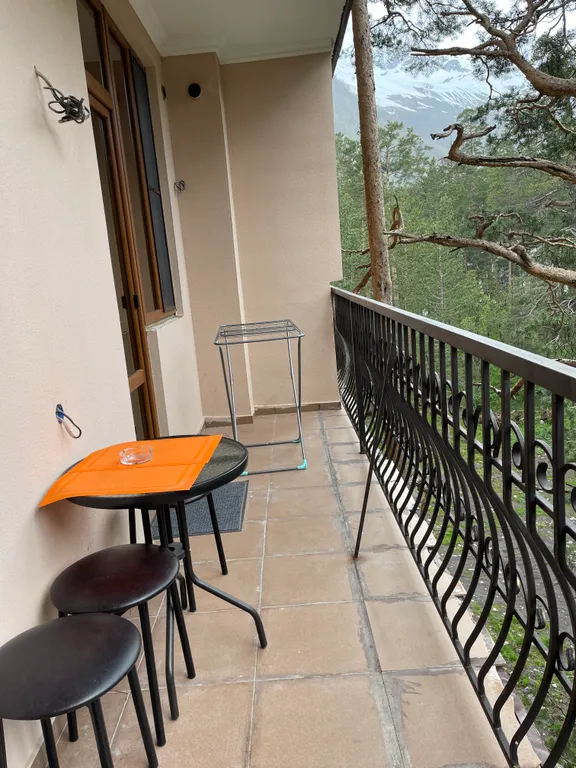 Двухуровневый апартамент с видом на горы