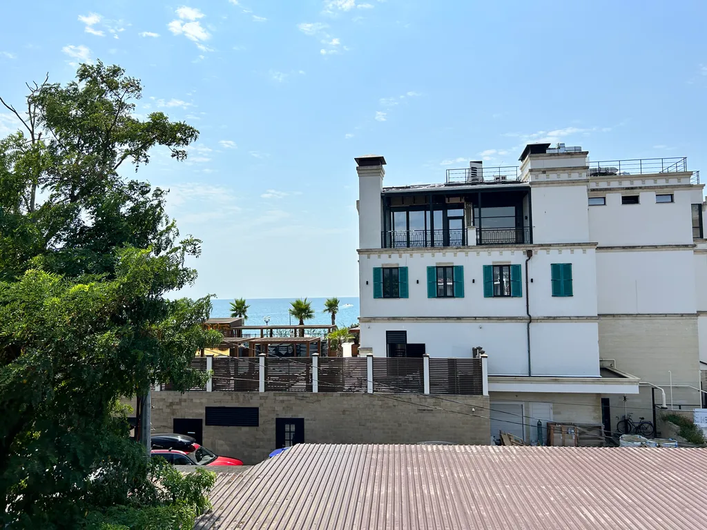 Просторный 3-комнатный апартамент с видом на море