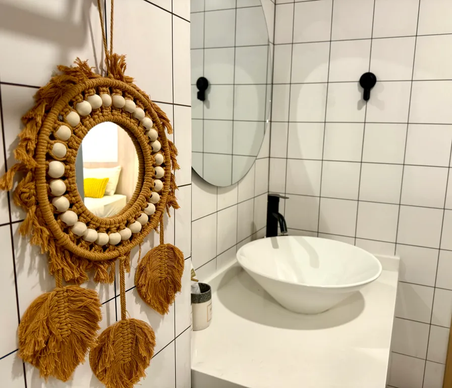 Просторная однушка у моря с бассейном и Wi-Fi 500 мбит/с