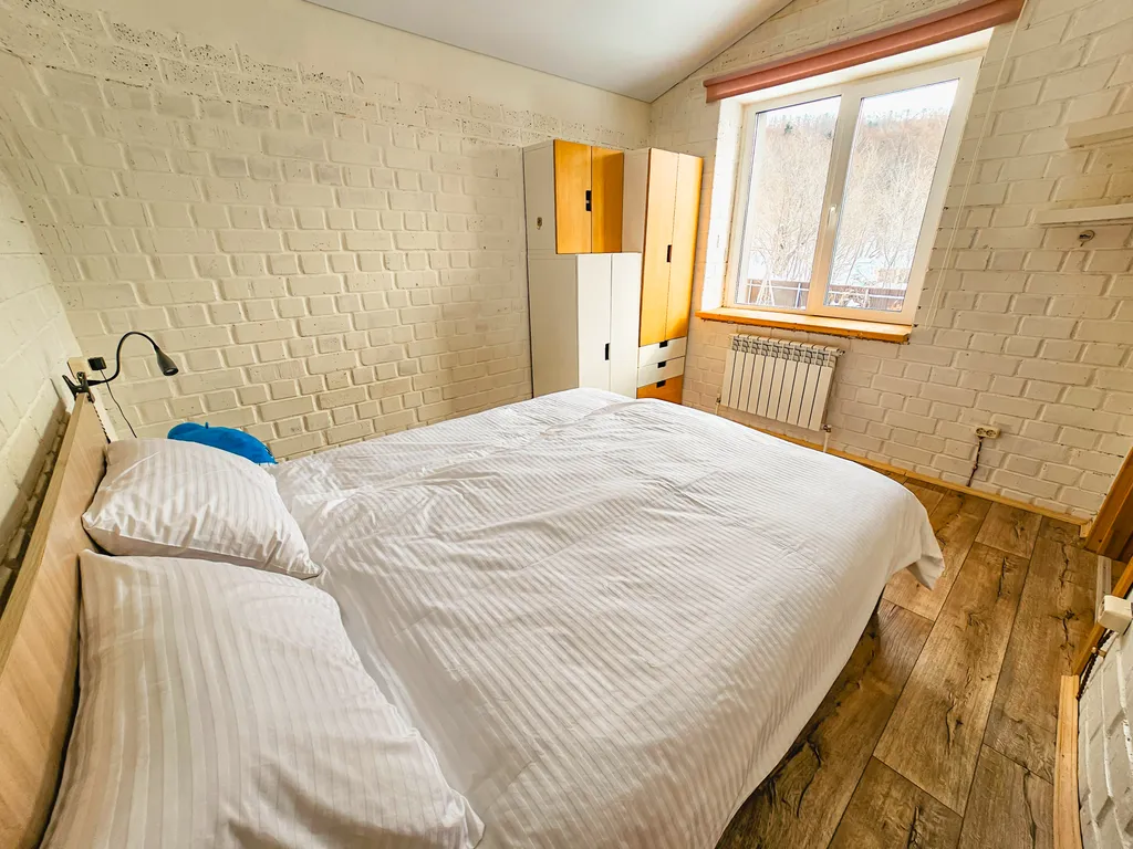 Просторный дом с баней и настольным теннисом в городе