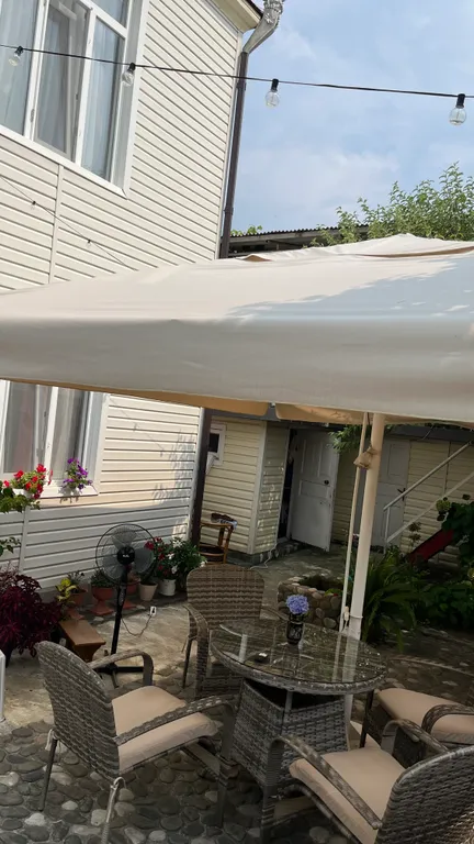 Комнаты с видом на море и горы