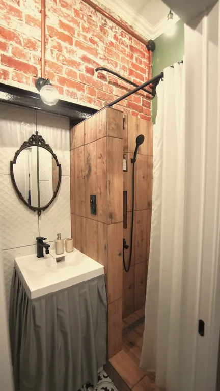 Студия у Соборной площади Кремля