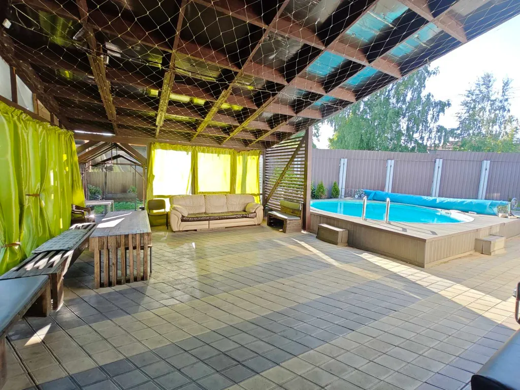 Коттедж с теплым бассейном