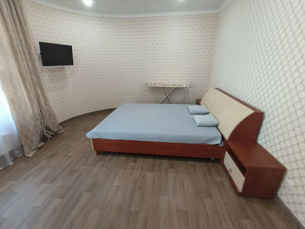 Квартира Студия возле Кристалла — Тюмень