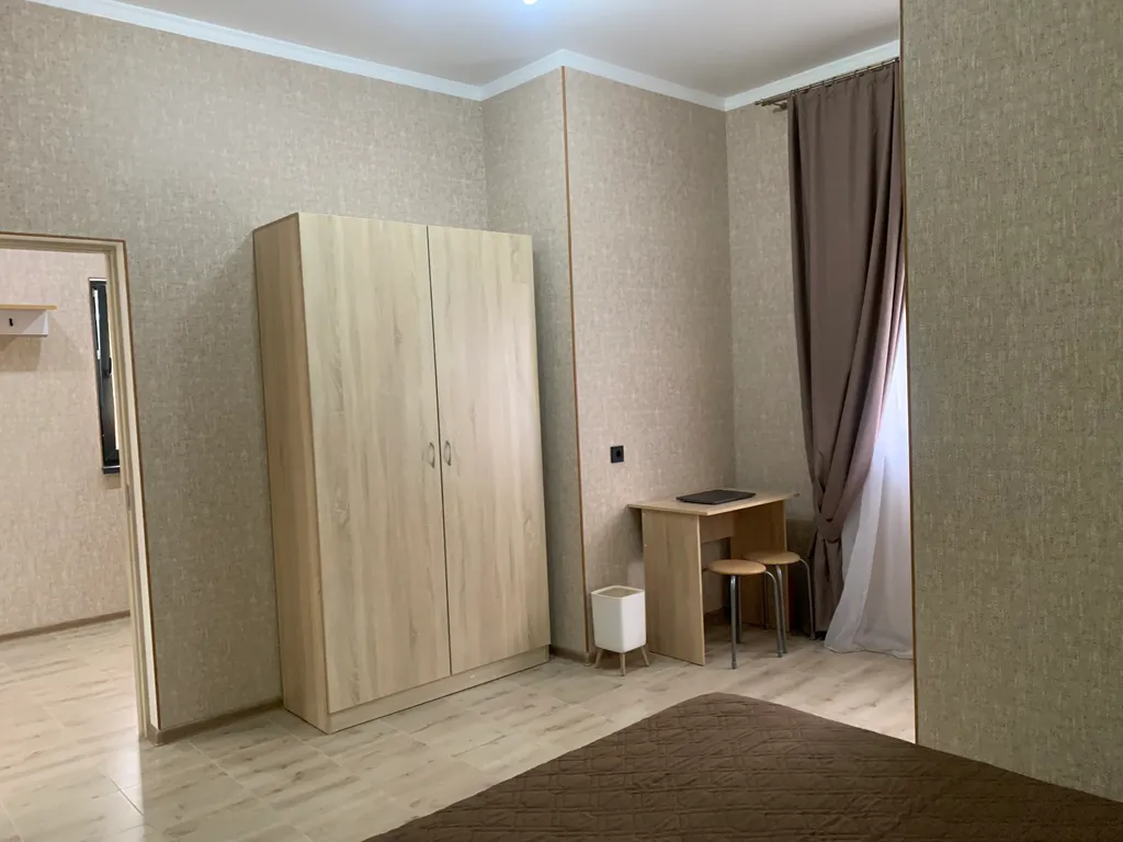 Комфортабельный дом с бассейном с видом на горы