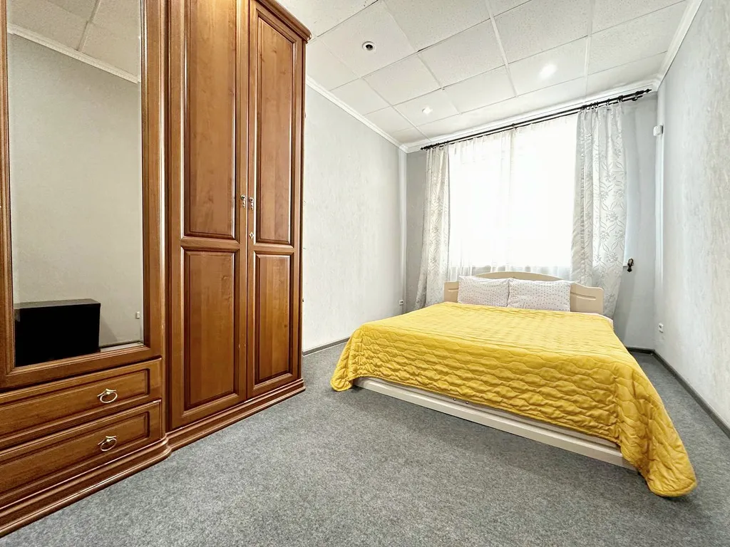 4-комнатная квартира в центре рядом с набережной