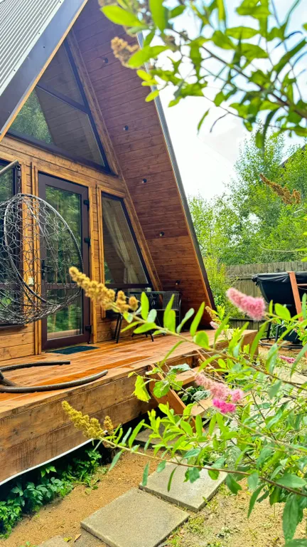 Уютный дом в лесной тиши