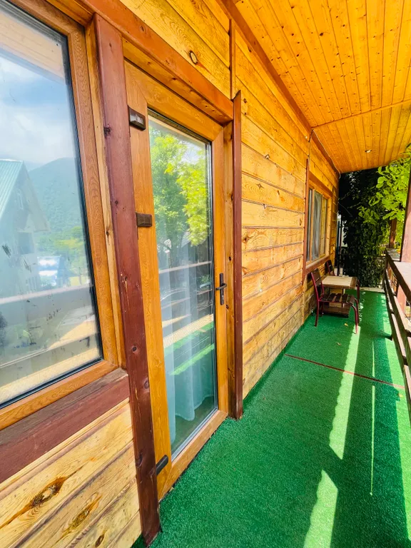 Домик с видом на горы