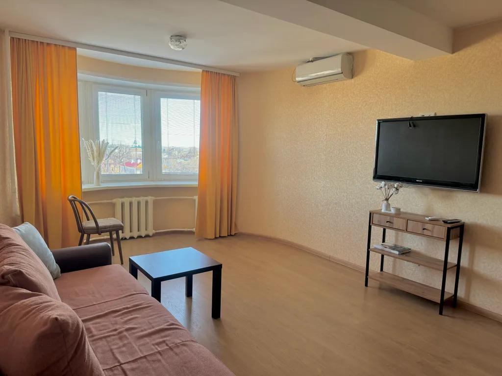 С видом на реку и все монастыри